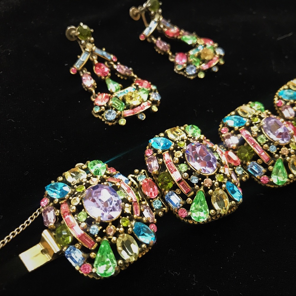 VINTAGE 1955 Hollycraft Colorful Rhinestone Set